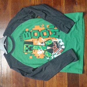 Minecraft long sleeve size medium